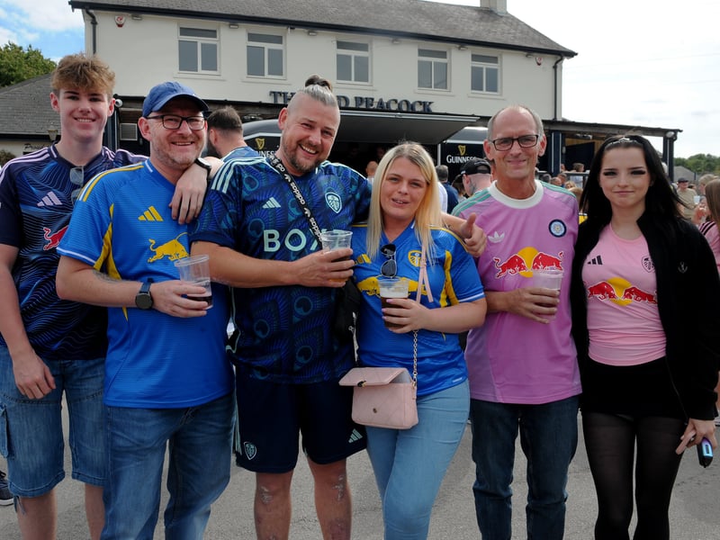 Leeds United v FC Augsburg   pre season friendly 15-08-2026 pic Steve RidingPre match drink at The Peacock