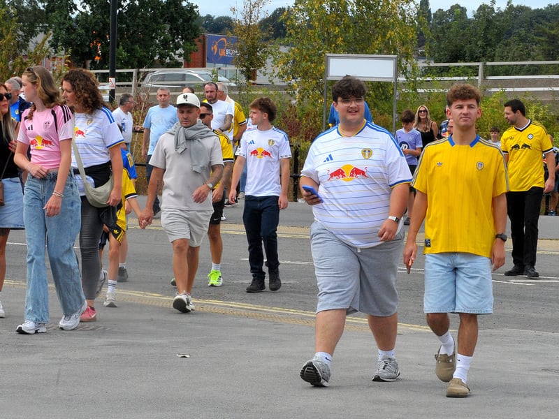 Leeds United v FC Augsburg   pre season friendly 15-08-2026 pic Steve RidingFans arrive at Elland Road