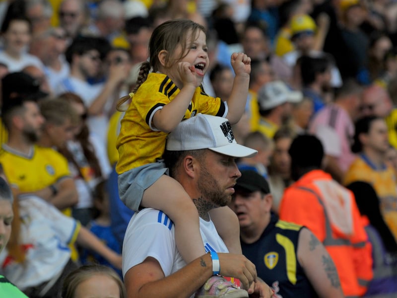 Leeds United v FC Augsburg   pre season friendly 15-08-2026 pic Steve RidingLeeds United fans in the Kop greet the players after the game