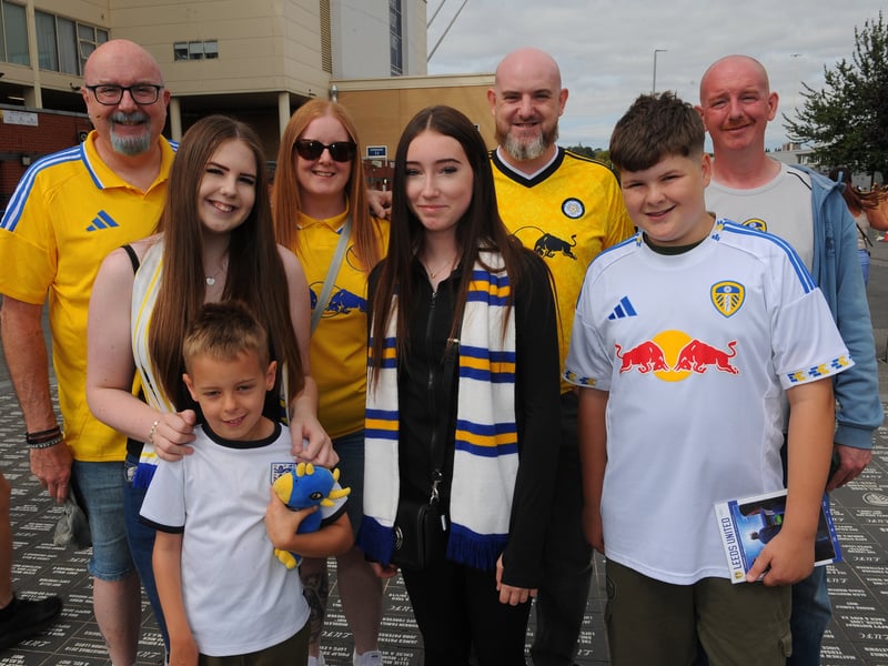 Leeds United v FC Augsburg   pre season friendly 15-08-2026 pic Steve RidingThe Scott family of Huddersfield