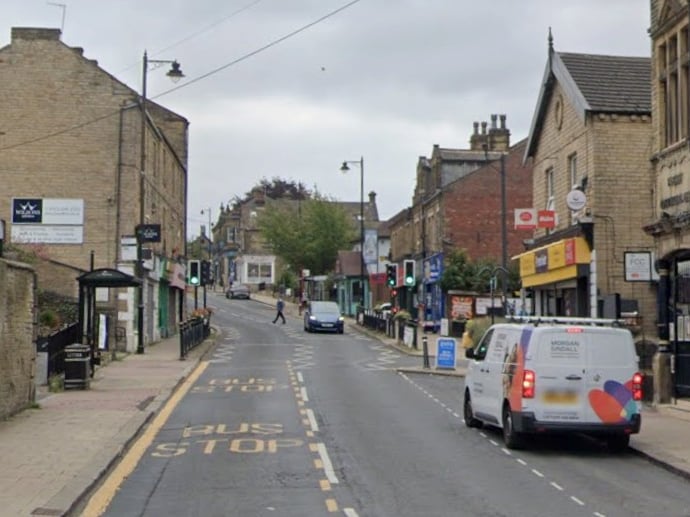 The average asking price for houses in the LS28 postcode area has fallen by 1.9% to £285,284, according to the latest figures from GetAgent, which is the 9th biggest percentage drop in Leeds
