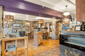 Inside Off The Square, Clifden