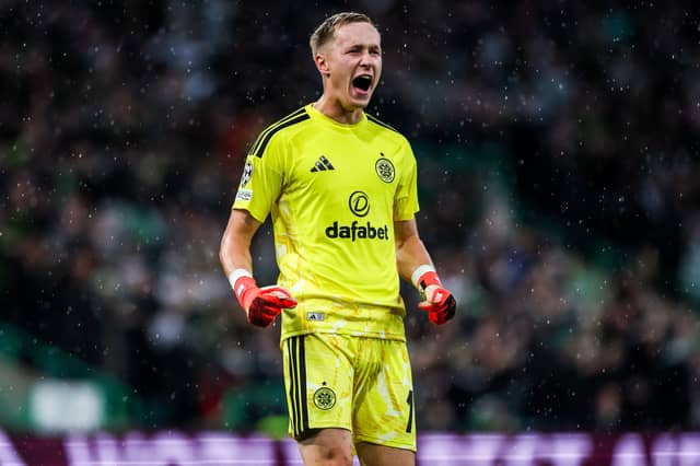 A tidy performance on his Champions League debut. Distribution was good. Down well to smother Adeniran's low effort in the first-half. Crucial save to deny Usor in the six-yard box. Blocked another Adeniran effort with his legs in the closing stages. Started the move from deep which led to Duran's second goal.