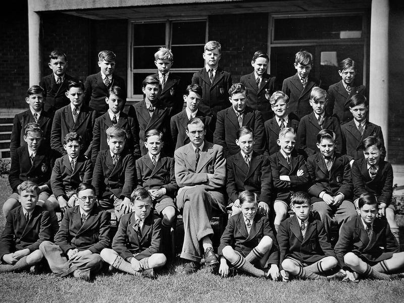 It's got the Wellington Journal & Shrewsbury News stamp, has the name of Bryan Davies of Dawley on the back - Bryan may have sent it in - and had a sticker with "Pool" written on. Pool Hill School in Dawley, then? Trouble is, it looks nothing like it. The date is perhaps the late 1950s.