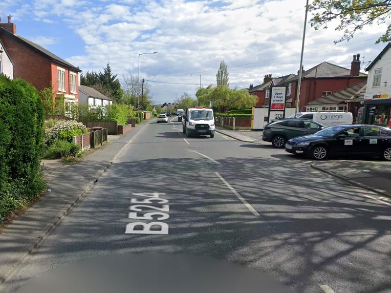 What: Temporary traffic lights
Why: Renew, replace, raise and lower Frame and Cover Footway No. 6 (BT)
When: Aug 25-Aug 28