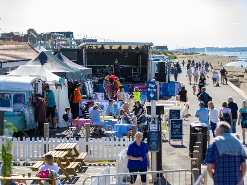Pictured: Residents in Lee-on-the-Solent
Picture:Marcin Jedrysiak