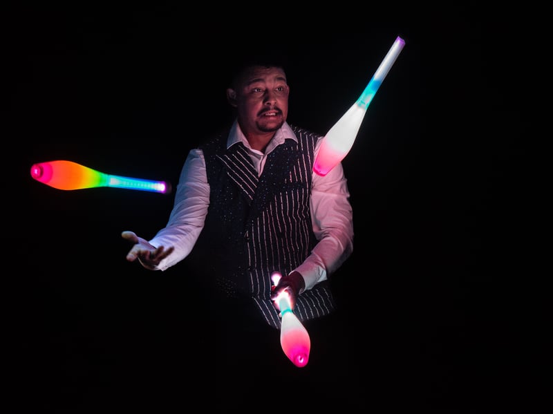 Classic juggling act entertains the crowd. Circus Mondao is in Thornton Cleveleys at the Norcross Car Boot Site until Sept 6th 2026. Photo: Lucinda Herbert