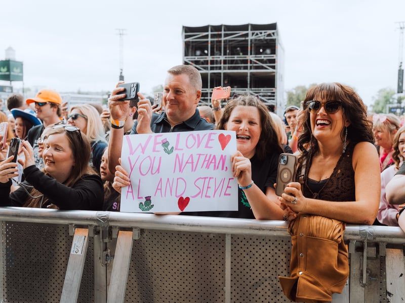 These fans had a message for Nathan and the band.