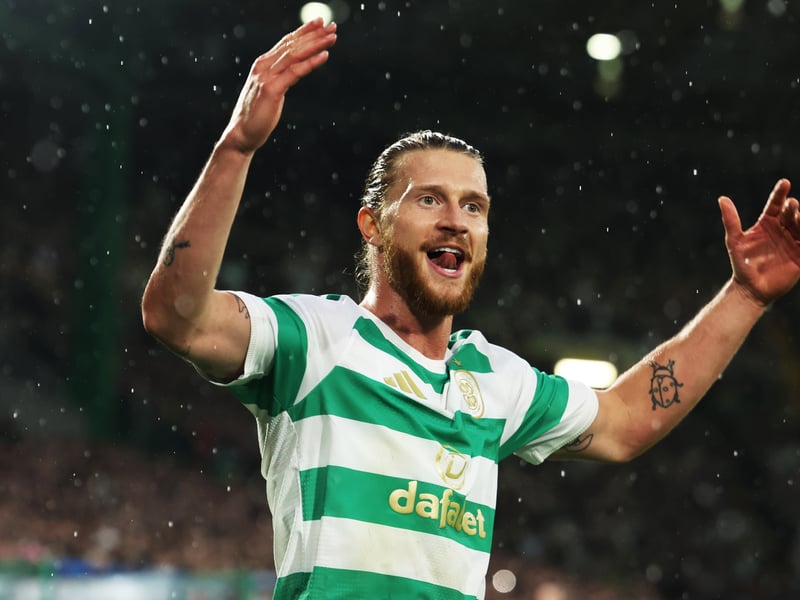 A meek presence in attack. Slipped when played through early on by an excellent Donovan pass. Couldn't hold the ball up and was dominated by Rangers' backline. No surprise to see him taken off just after second goal by hosts. 3