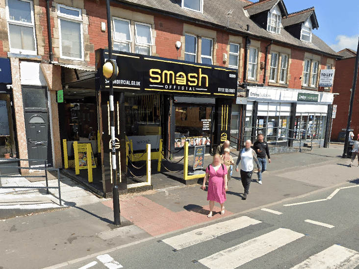 Google reviewers praise the smash burgers and loaded fries, with diners highlighting the “amazing” food, generous portions and friendly service.