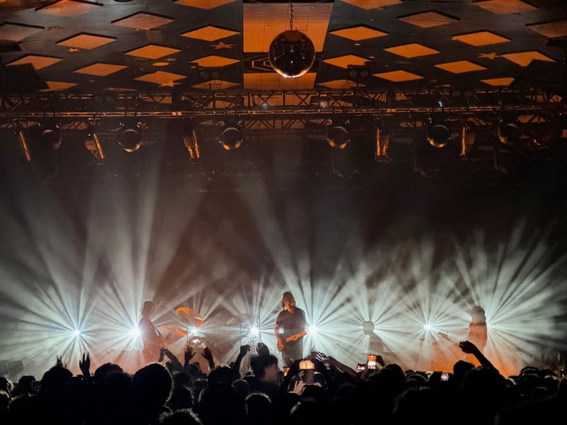 During '2122' the band broke out into a cover of local band The Jesus and Mary Chain's song 'Just Like Honey'.