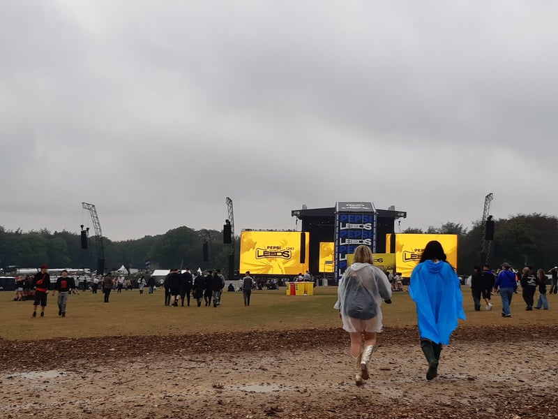 Despite the rain, the ground at the main stage looked not to be a complete mud bath yet!