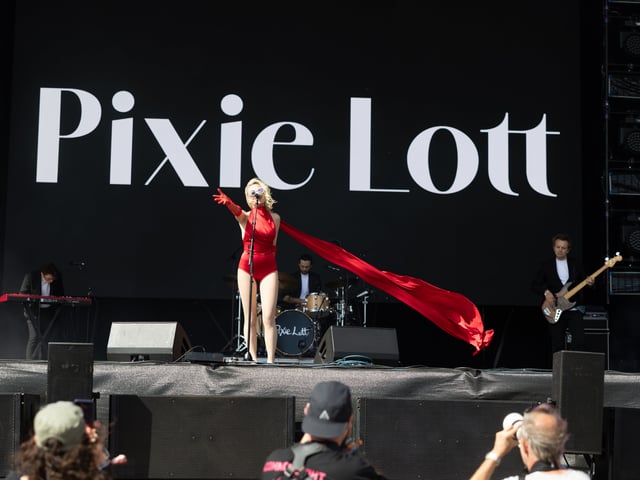 Pixie Lott on the Common Stage on Friday, August 28.