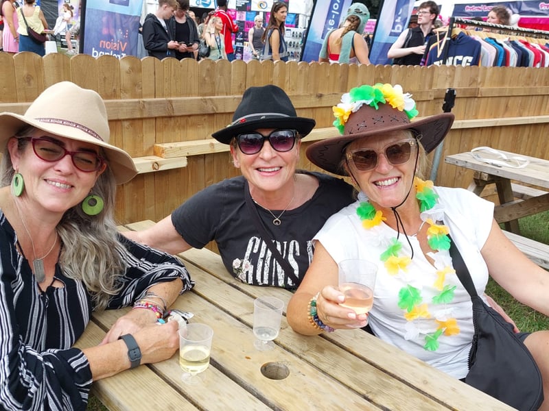 Hats of to the Picnic gals.