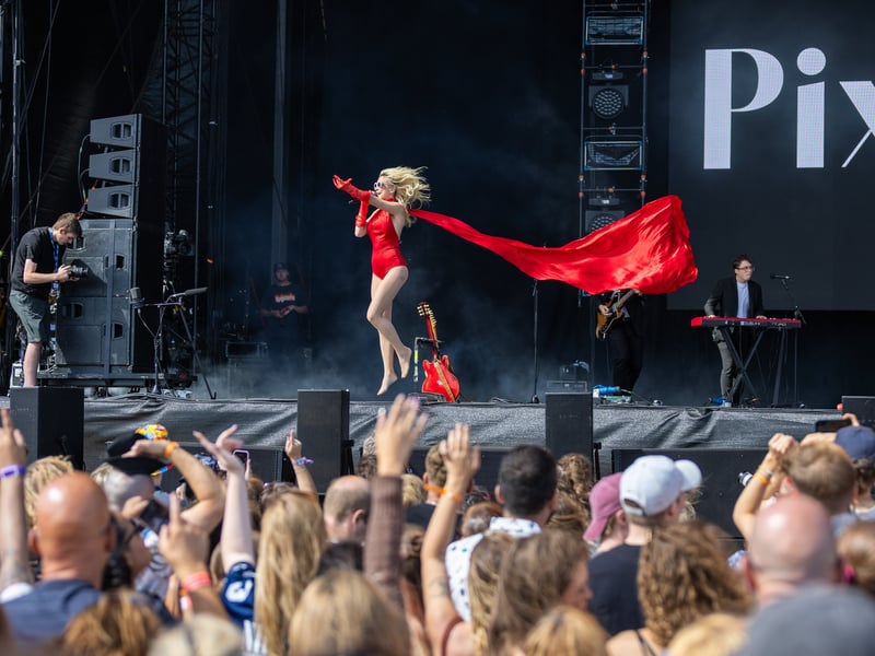 Pixie Lott at Victorious 2026