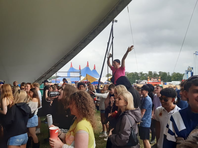Look, if you are at the back of the crowd, you need to find a way to get a good view! We get it! 