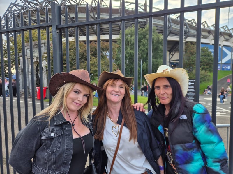 Ashleigh, Joey and Rosie donned cowboy hats to see the rock royalty