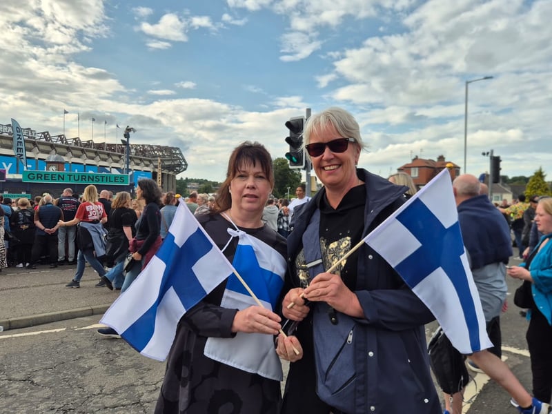Kati and Leena flew in all the way from Finland just to catch the show