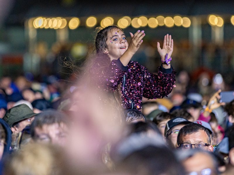 Victorious Festival  crowds watch Richard Ashcroft Picture:Marcin Jedrysiak