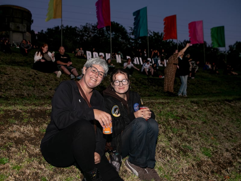 These two have taken a brief break from the action at the Rock 'N' Roll Circus
