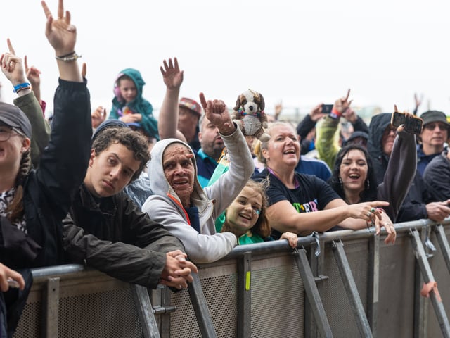 Crowds watching Lottery Winners on the Common Stage on Saturday, August 29. 

Picture: Marcin Jedrysiak