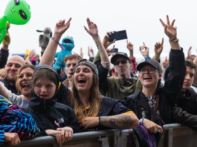 Crowds watching Lottery Winners on the Common Stage on Saturday, August 29. 

Picture: Marcin Jedrysiak