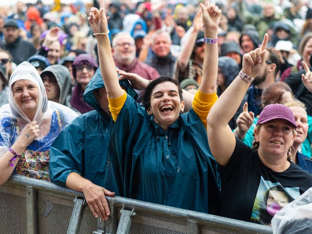 Crowds watching Lottery Winners on the Common Stage on Saturday, August 29. 

Picture: Marcin Jedrysiak