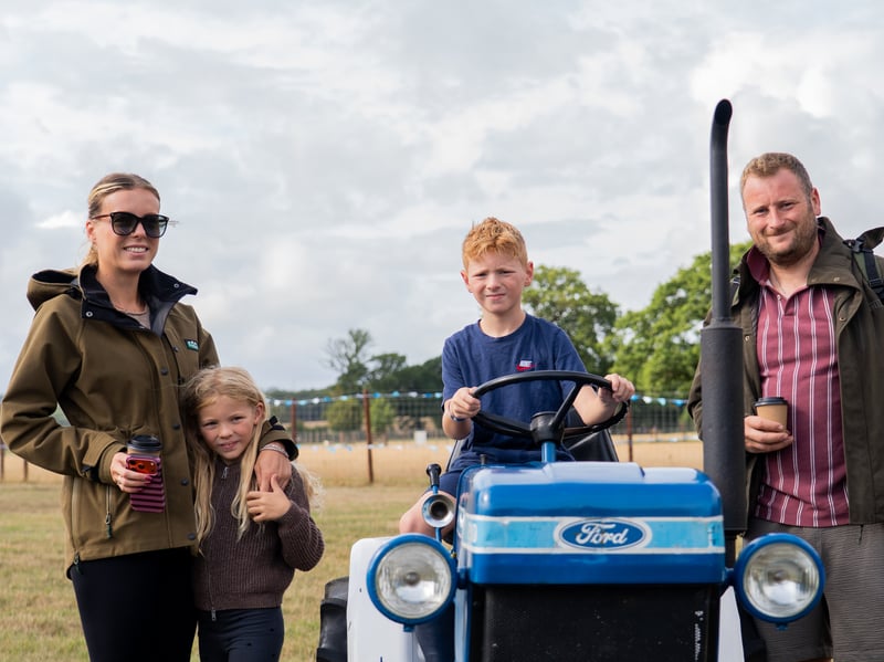  Sophie Wilson, Lila, Wilson, George Wilson and Tom Wilson.