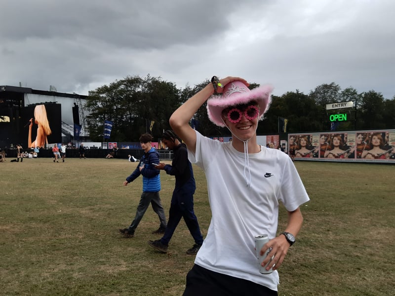 It was turning into a very pink kind of day at Leeds Festival. Are people hoping for a surprise Chappell Roan appearance?