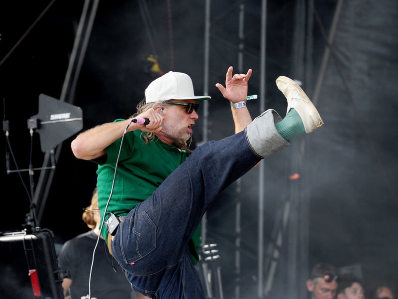 Reef performing on the Common Stage.