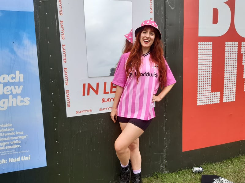 It might be the last day of a long weekend, but there were plenty of big smiles on display at Leeds Festival on Sunday!