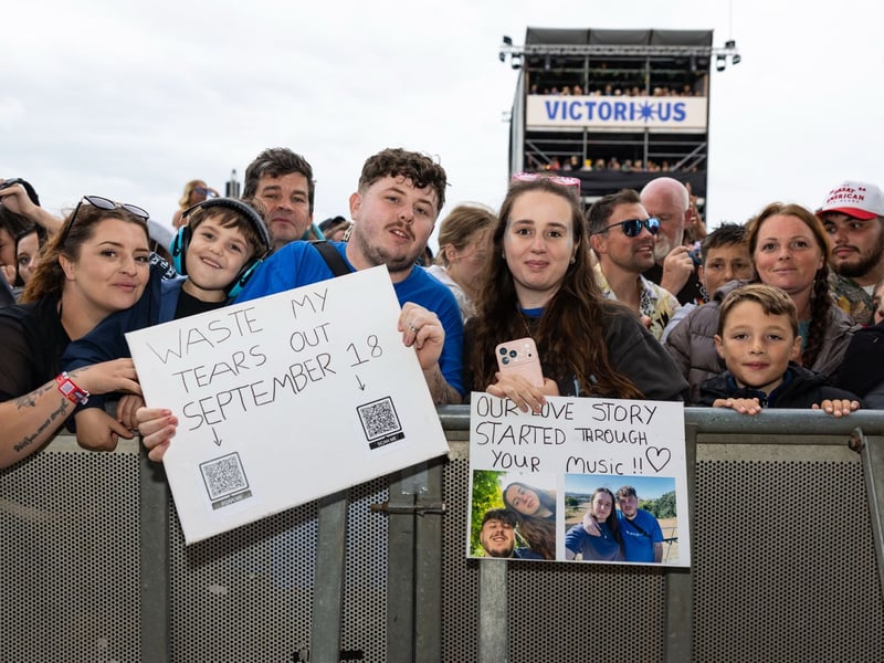 The crowd wait for James Arthur to come on stage.