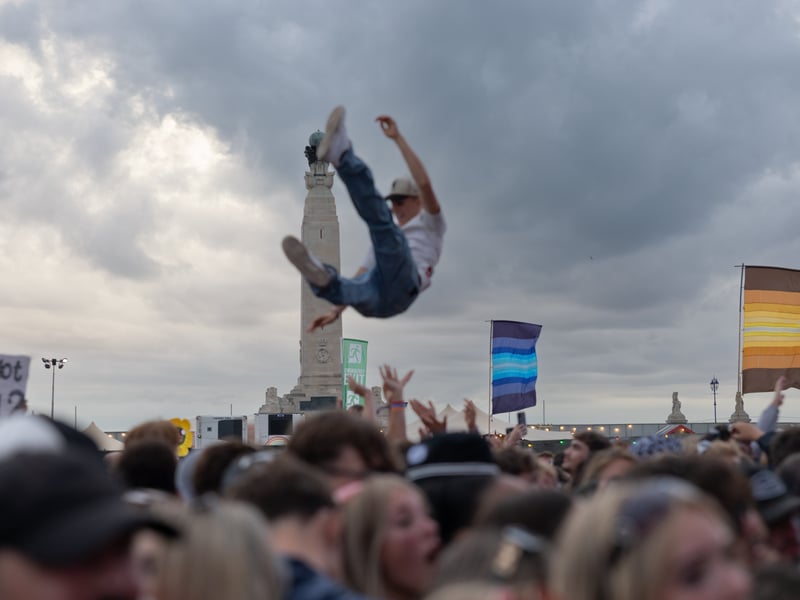 One fan gets airborne during The Streets set