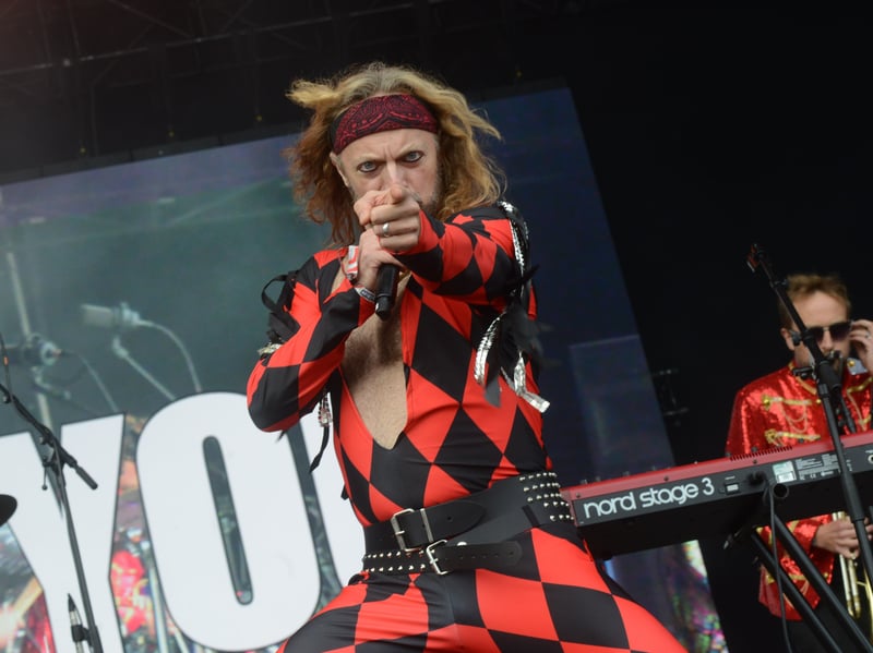 Massaoke at the Castle Stage