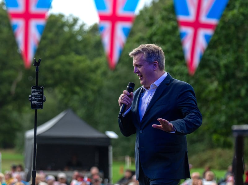 Lytham Proms - Aled Jones entertains the crowd