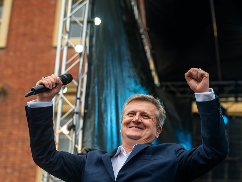 Lytham Proms - Aled Jones entertains the crowd
