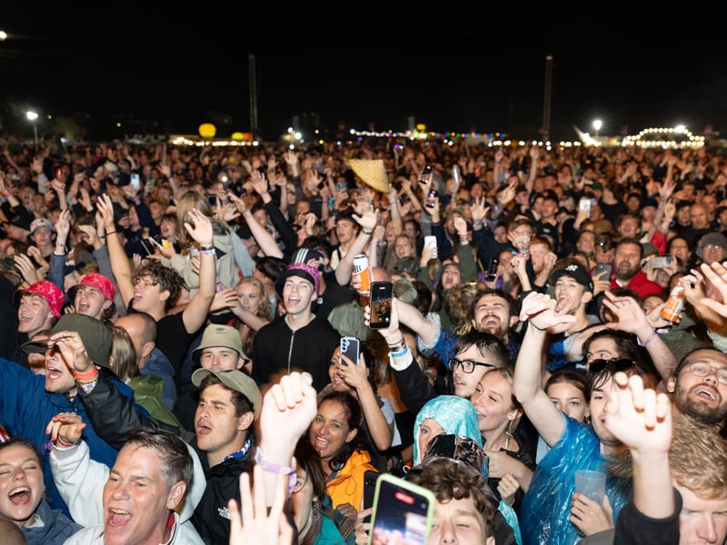 The Victorious crowd in full voice as Kasabian perform.