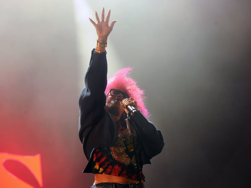 Kelis performing on the Castle Stage.
