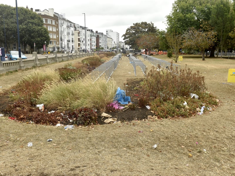 The mess has creeped outside of the festival grounds after thousands of fans headed home at the end of Victorious 2026.
