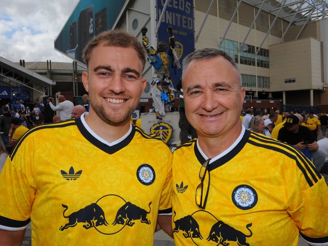 Leeds United v Brentford Premier League sun 30-08-2026 pic Steve RidingTom and Steve Appleyard of Boston