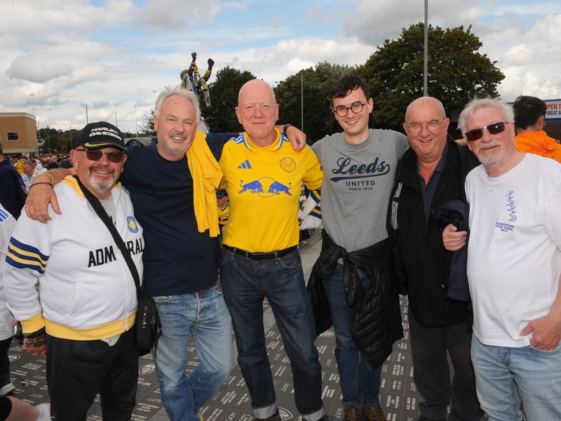 Leeds United v Brentford Premier League sun 30-08-2026 pic Steve RidingMates gather before the game