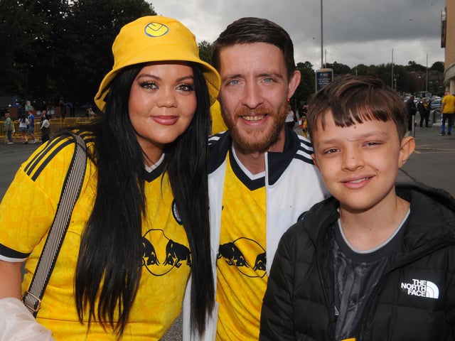 Leeds United v Brentford Premier League sun 30-08-2026 pic Steve RidingSammie Steers,Danny McKane and Oakley, 11 of Bramley