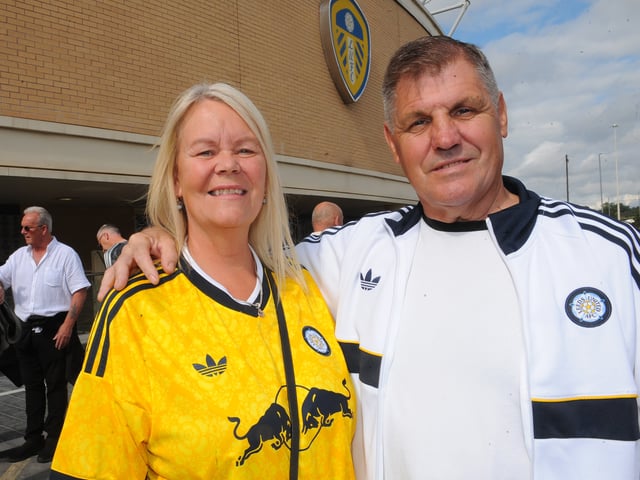 Leeds United v Brentford Premier League sun 30-08-2026 pic Steve RidingJoanne and Trevor Simpson of Crossgates