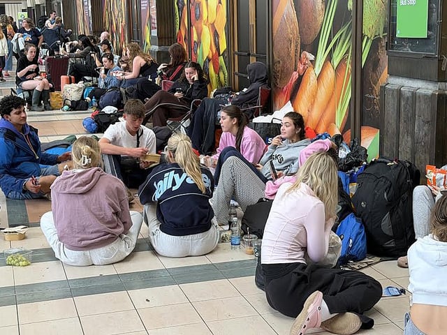 Festival goes homeward bound at Leeds Station