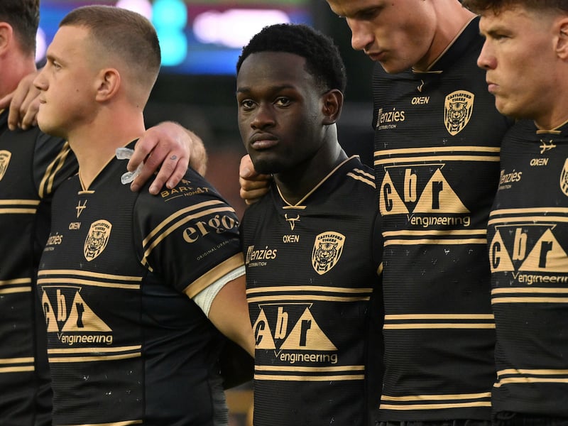 Grade B head contact: 3 penalty points, total penalty points 6, one-match suspension.