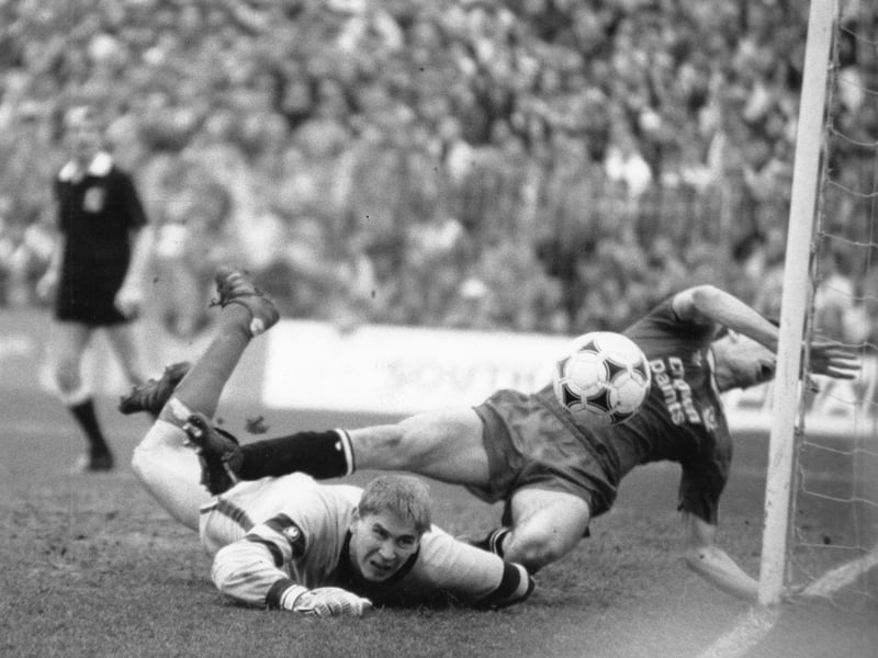 Pompey legend Alan Knight playing against Liverpool in February 1988
PP750