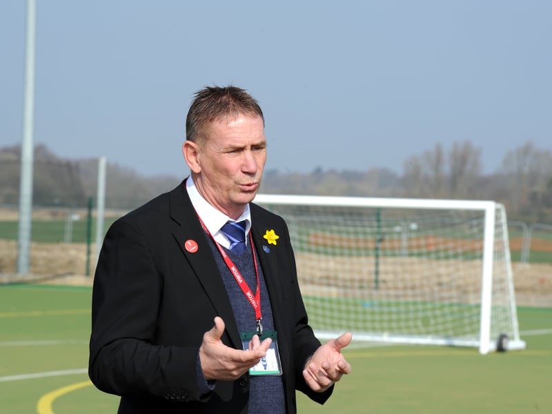 Alan Knight talks to Bay House School pupils about how smoking affects fitness in 2014.
Picture: Paul Jacobs (14768-1)