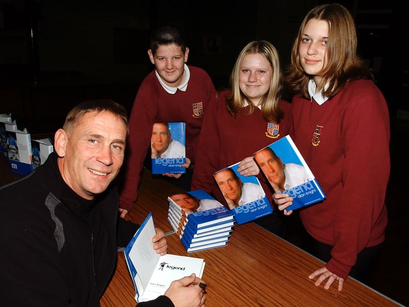 Alan Knight meeting young fans