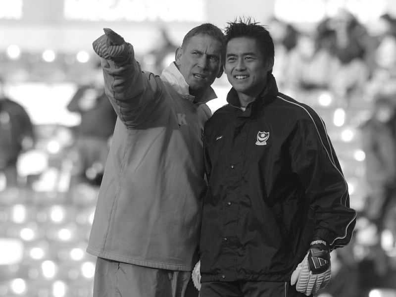 Yoshi Kawagucci and Alan Knight look for friends in the crowd during a warm up.
PICTURE:STEVE REID(030067-012)