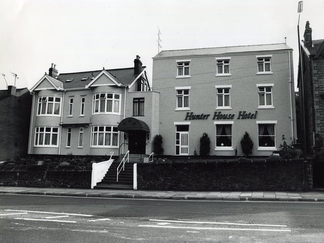 This part of the city got its name due to the toll bar being close to an old house called Hunter’s House, which later became a hotel. The building remains today, although it has since been turned into residential accommodation.